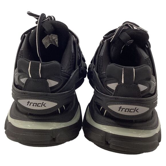 Balenciaga Track 2.0 Sneakers in Black Polyurethane - Picture 3 of 10